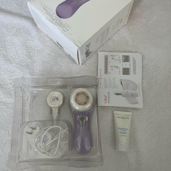 Clarisonic - Picture 1 of 4